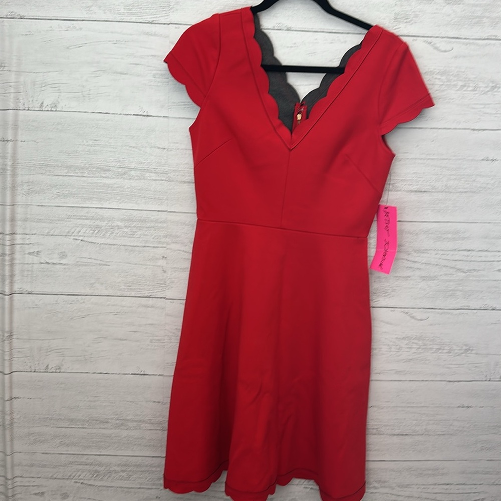 NWT Betsy Johnson scallop Edge fit and flare dress size 4